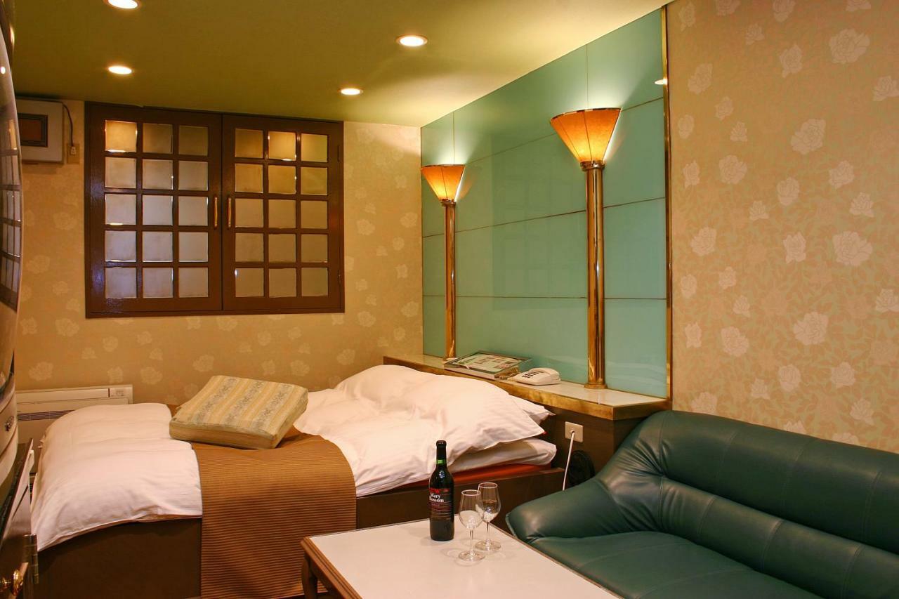 Hotel Chapel Story Sakaihigashi (Adults Only) Sakai  Exteriör bild
